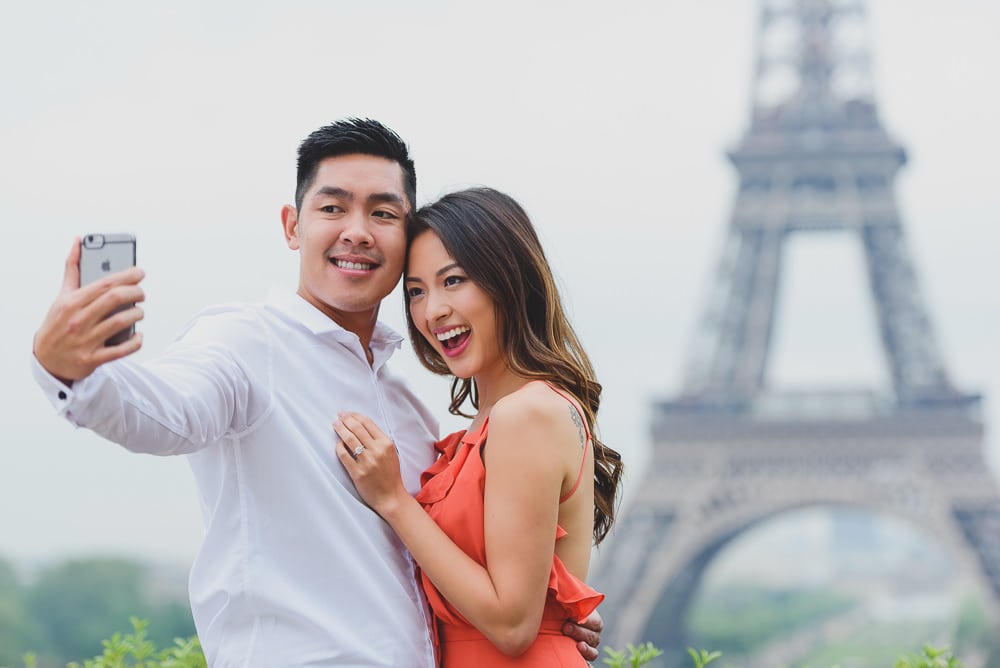 Creative engagement photo ideas - Engagement selfie