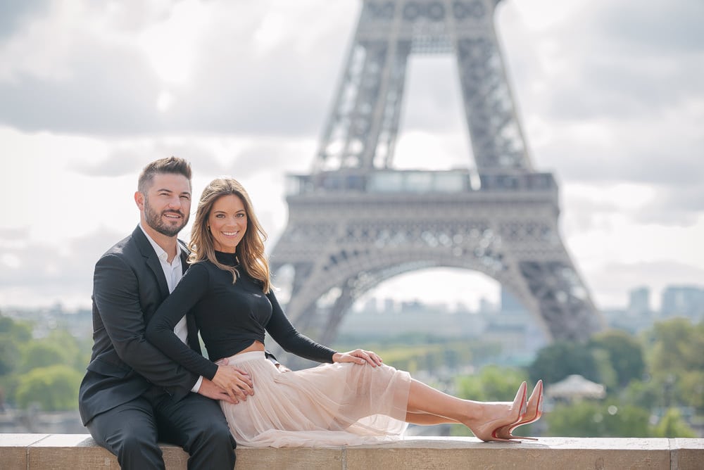 Beautiful portrait of a young couple on their trip to Paris Beautiful portrait of a young couple on their trip to Paris